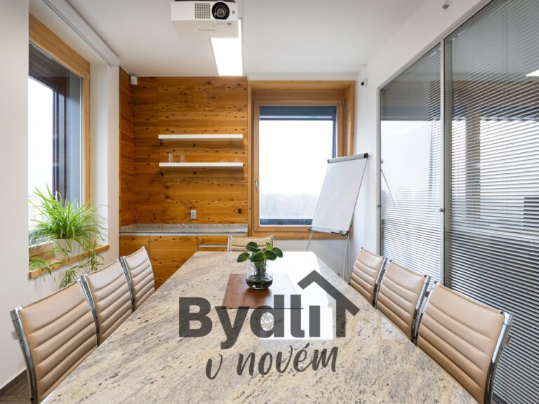 Pronájem částečně vybavené kanceláře, 116 m² na prestižní adrese