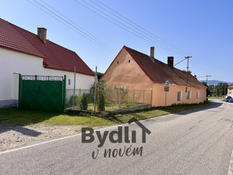 Prodej vesnického stavení s pozemkem 1977m2, Hoštice